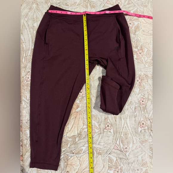 Sweaty Betty Fleece-Lined Crop/Short Jogger - Burgendy, M - Picture 5 of 5